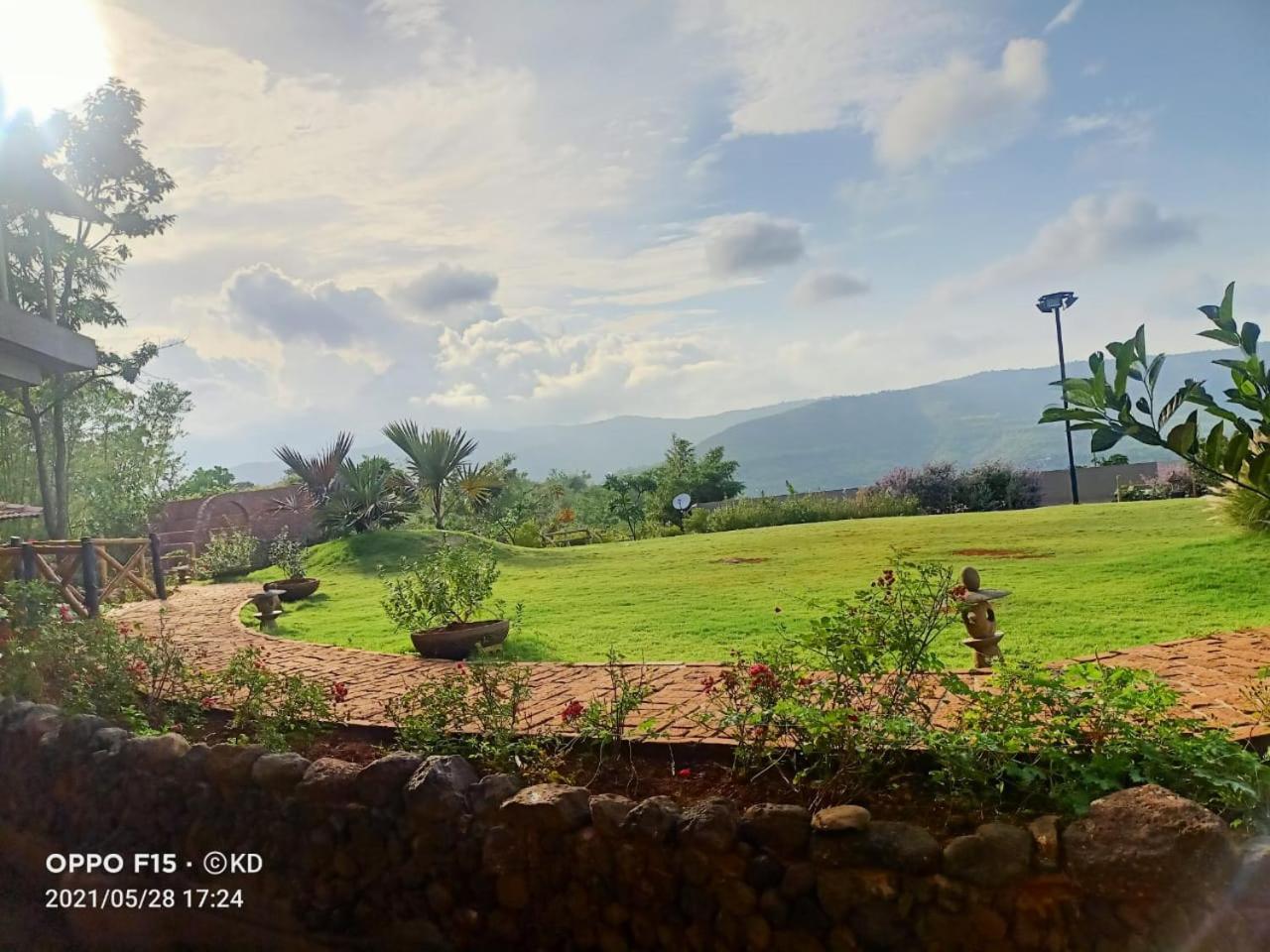 Bamboo And Bricks Resort Welhe Exterior photo